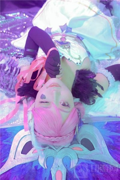 王者荣耀小乔天鹅之梦cos美照 怎么可以这么美腻