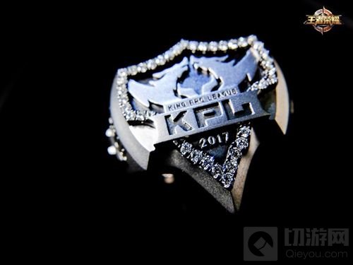 QGhappy齐晒KPL总冠军戒指 网友直呼羡慕