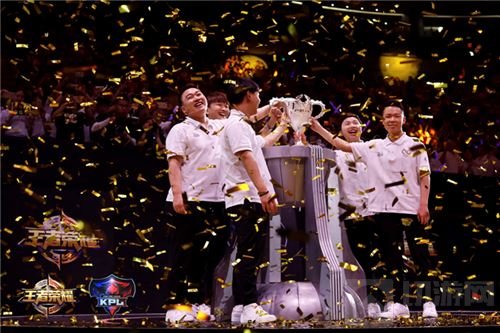 2017年KPL春季赛冠军队员专访 老兵Hurt的夺冠史