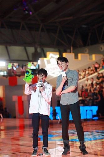 鸣圣首尝败绩 皇室战争亚洲皇冠杯精彩大盘点