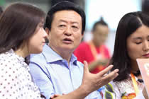 孙寿山等领导莅临2017ChinaJoy多益网络展台