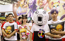 Chinajoy多益展台爆棚 王尼玛捕捉COS秀全场