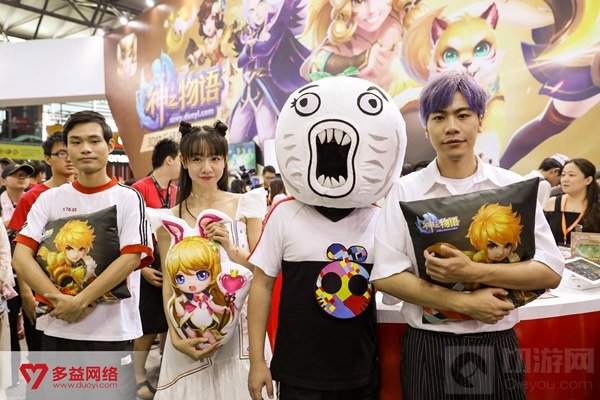 王尼玛降临ChinaJoy 率暴走家族PK美女战队