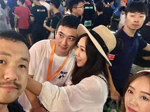 国民老公王思聪被SG热情惊呆 2017CJ现场热点事件