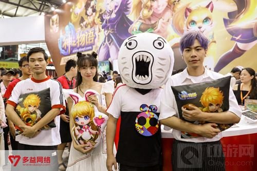 国民老公王思聪被SG热情惊呆 2017CJ现场热点事件