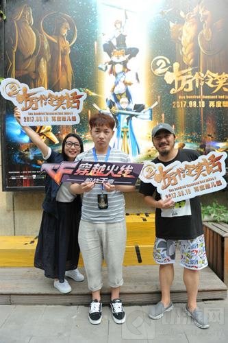 CF手游又要搞事情 主播携玩家踢馆电影十冷2首映