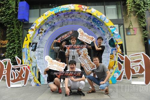 CF手游又要搞事情 主播携玩家踢馆电影十冷2首映