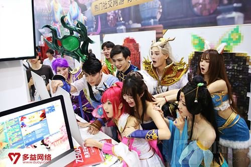 明星+电竞+二次元? Chinajoy这家展台全都有