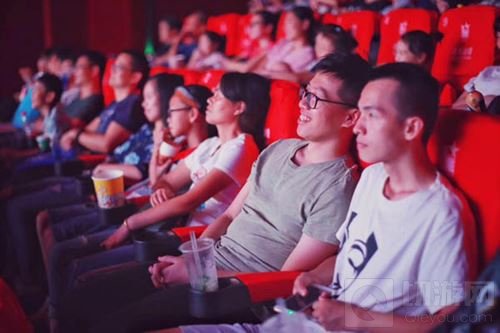 十冷2把主题特色玩进电影院联手CF手游席卷影院