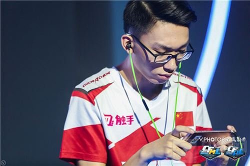 CFML赛场上的追梦人 KB酱油当选首轮MVP