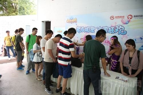 老友相见嗨翻天 2017小冰冰传奇上海嘉年华