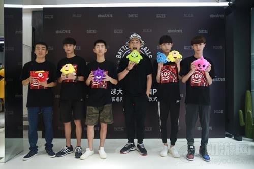 球球大作战今夏最潮单品 孙八一李大奔都在穿