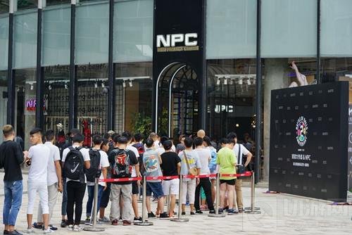 球球大作战今夏最潮单品 孙八一李大奔都在穿