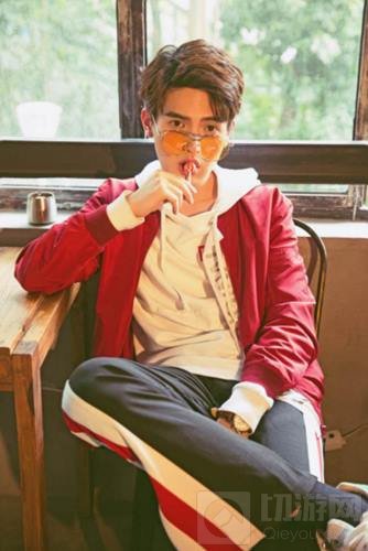 深圳电玩节明日开幕 多益网络Coser女团集结完毕