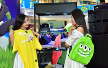 球球大作战城市挑战赛成都站 奥克斯广场有人聚众玩球