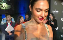 大电影首映礼群星闪耀 正义联盟超级英雄面基