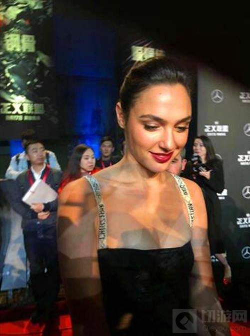 大电影首映礼群星闪耀 正义联盟超级英雄面基