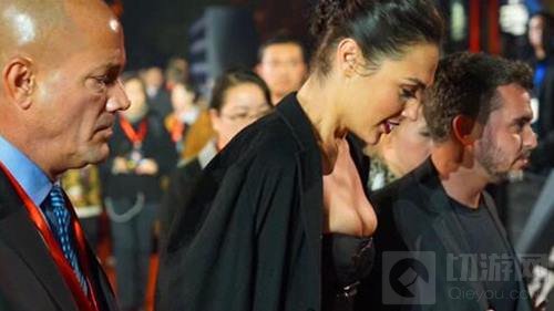 大电影首映礼群星闪耀 正义联盟超级英雄面基