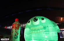 球球大作战圣诞节 统一冰红茶巨型冰雕登场