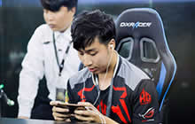 CF手游堪称职业联赛第一人 S1赛季青涩的他