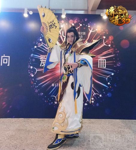 传奇世界3D亮相腾讯UP大会 3D全息投影酷炫全场