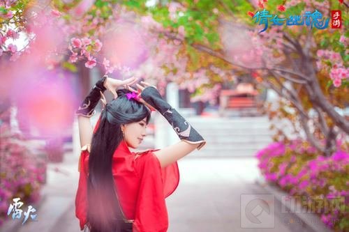 一袭红衣倾城 绝美coser演绎倩女手游的故事