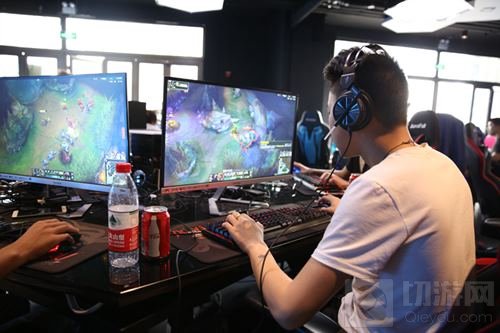 2018CJ 电子竞技大赛上海赛区B&C组冠军揭晓