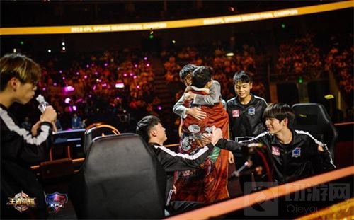 2018KPL春季赛总决赛 Hero久竞夺冠首捧银龙杯