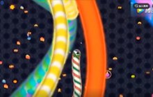 贪吃蛇大作战被包围了不要怕 极限反杀一波肥