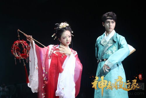 《神都夜行录》参展2018年华裳九州国风时装秀