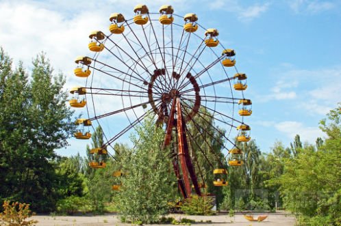 《明日之后》今日全平台上线 末日痛快活一次