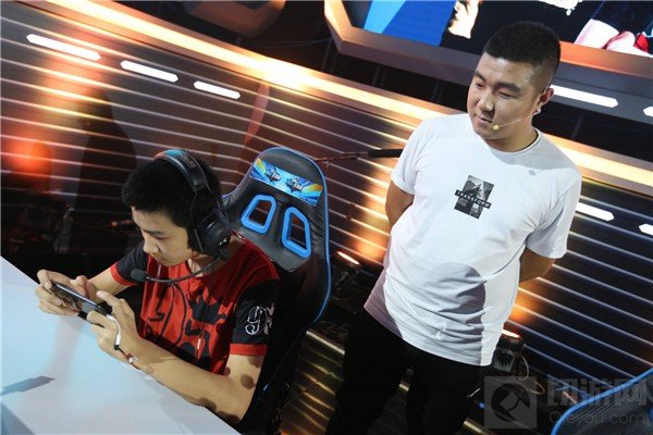 无冕之王！95战队狙击手战舞用实力睥睨四方