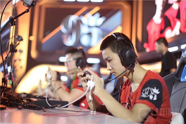 无冕之王！95战队狙击手战舞用实力睥睨四方