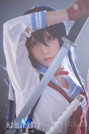 《幻想计划》霜COS图片赏：校服太刀的成长史