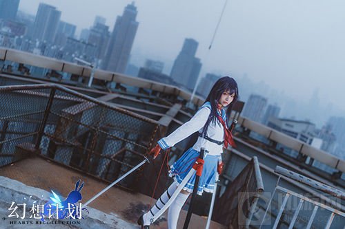《幻想计划》霜COS图片赏：校服太刀的成长史