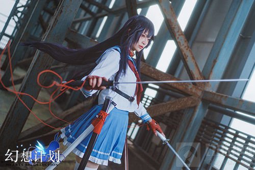 《幻想计划》霜COS图片赏：校服太刀的成长史