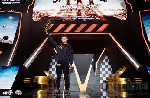 一骑绝尘再捧杯 RNGM.云海一骑绝尘卫冕QQ飞车手游赏金车神
