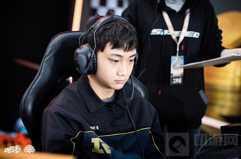 一骑绝尘再捧杯 RNGM.云海一骑绝尘卫冕QQ飞车手游赏金车神