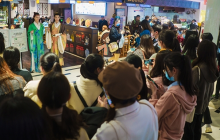 江南百景图主题店引爆初春热潮 精美食物萌系周边应有尽有