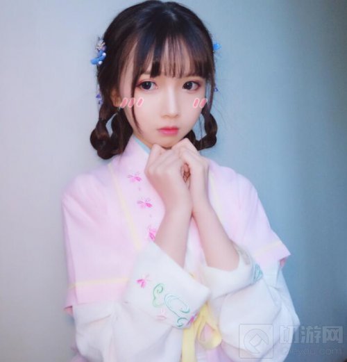 可爱萝莉Coser雪雪清纯私房美图