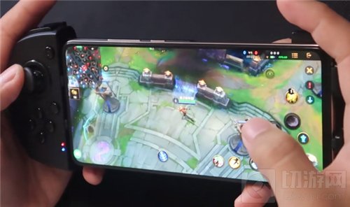 英雄联盟手游可以用手柄玩吗 LOL手游使用手柄操作方法教程