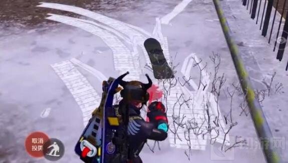 和平精英水泥厂大圆柱上去方法 水泥厂怎么上去