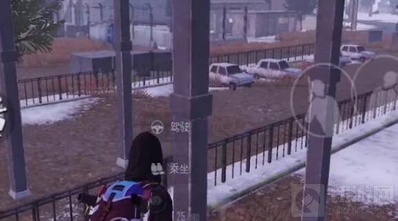 和平精英水泥厂大圆柱上去方法 水泥厂怎么上去