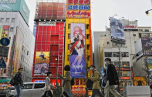 在日本，原神为什么会这么受欢迎占领了日本的大街小巷